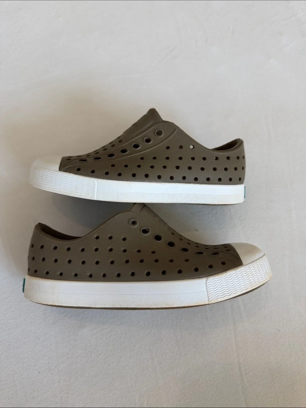 Native Shoes Kids Slip-On Water-Friendly Shoes Size 10/c10
